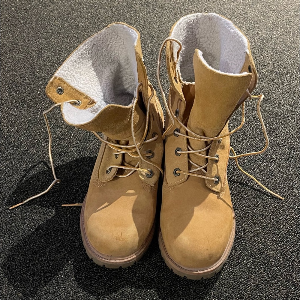 Timberland boots. Women’s size 8. Wheat colour.